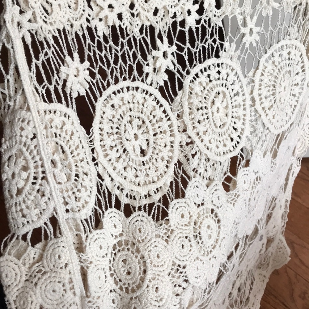 Patterned Cream Tank - Picture 3 of 4